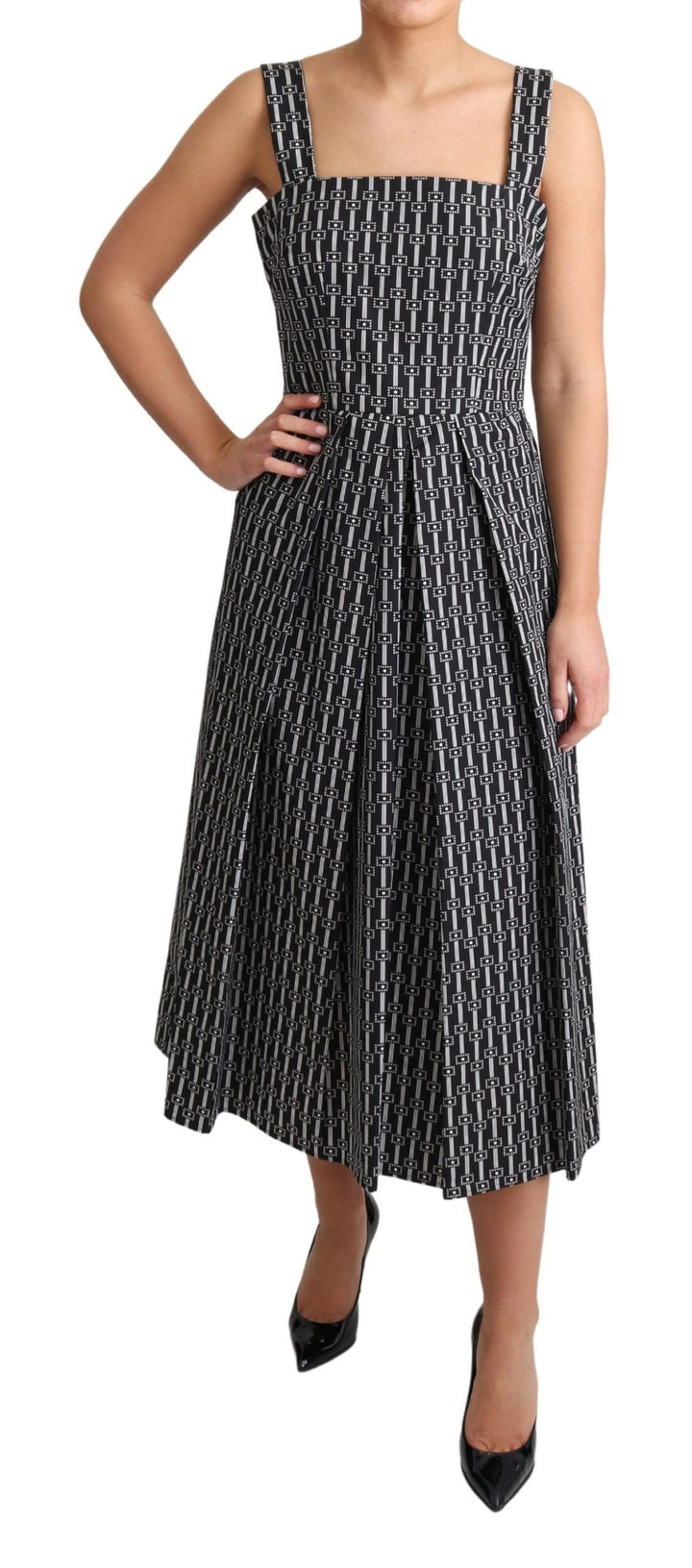 Elegant sleeveless dress in geometric A-line