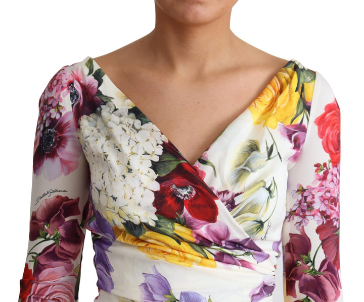 Elegantes geblümtes Seidenmantelkleid