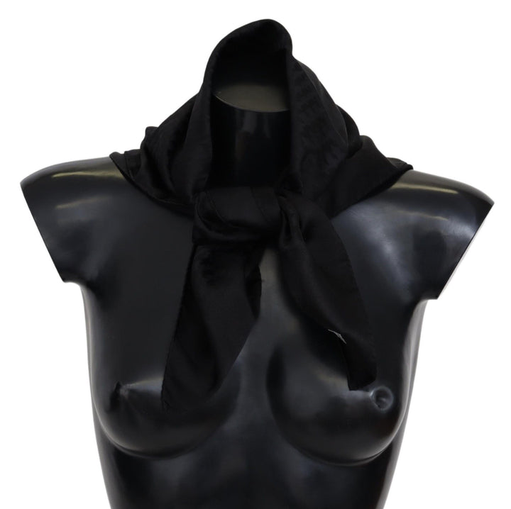 Elegant black wool scarf with logo embroidery