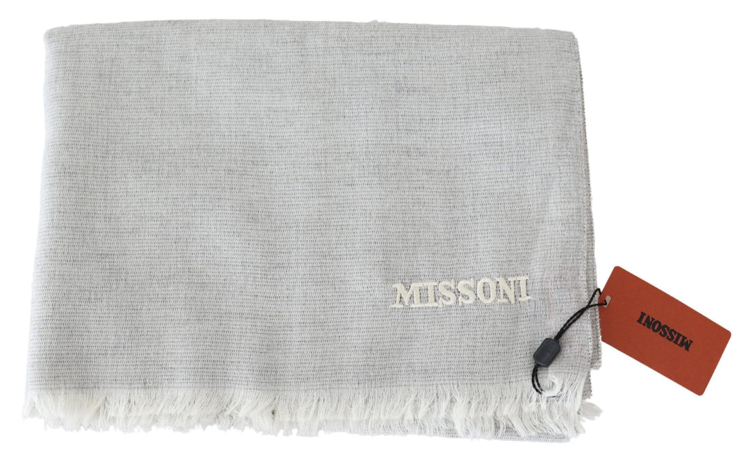 Elegant wool scarf with characteristic embroidery