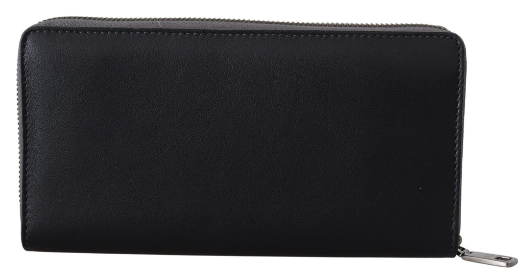Elegant textured leather wallet with zipper