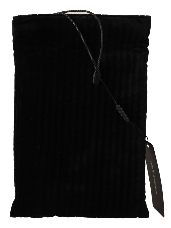 Schwarze Samt-Steppdecke Kordelzug Logo-Plakette Pouch Bag