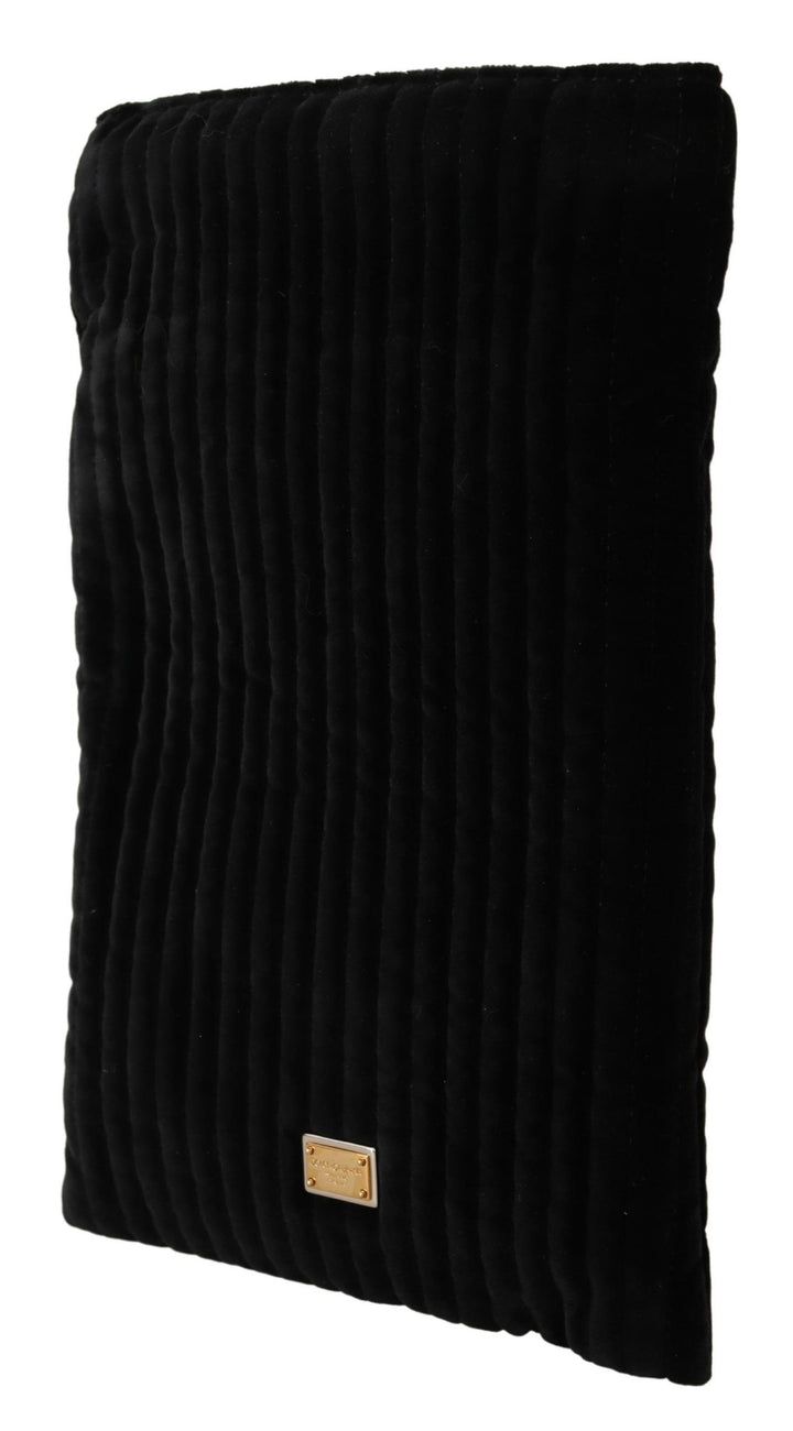 Schwarze Samt-Steppdecke Kordelzug Logo-Plakette Pouch Bag