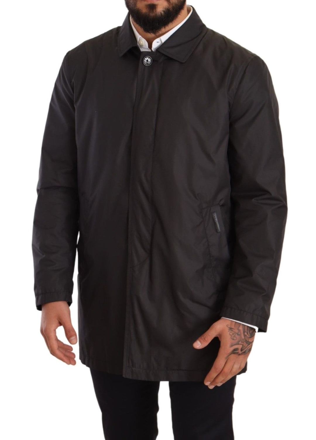 Eleganter schwarzer Trenchcoat für elegante Männer