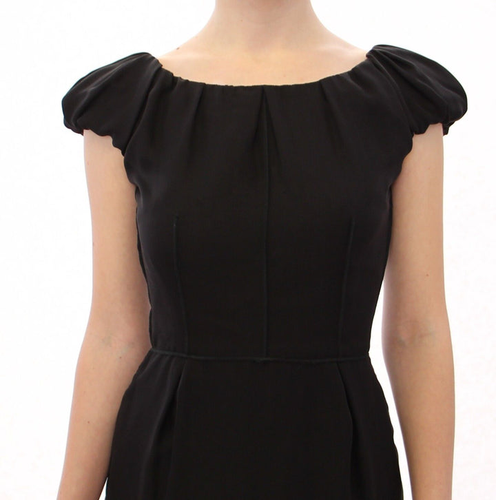 Elegantes Abendkleid aus Seide mit kurzen Ärmeln
