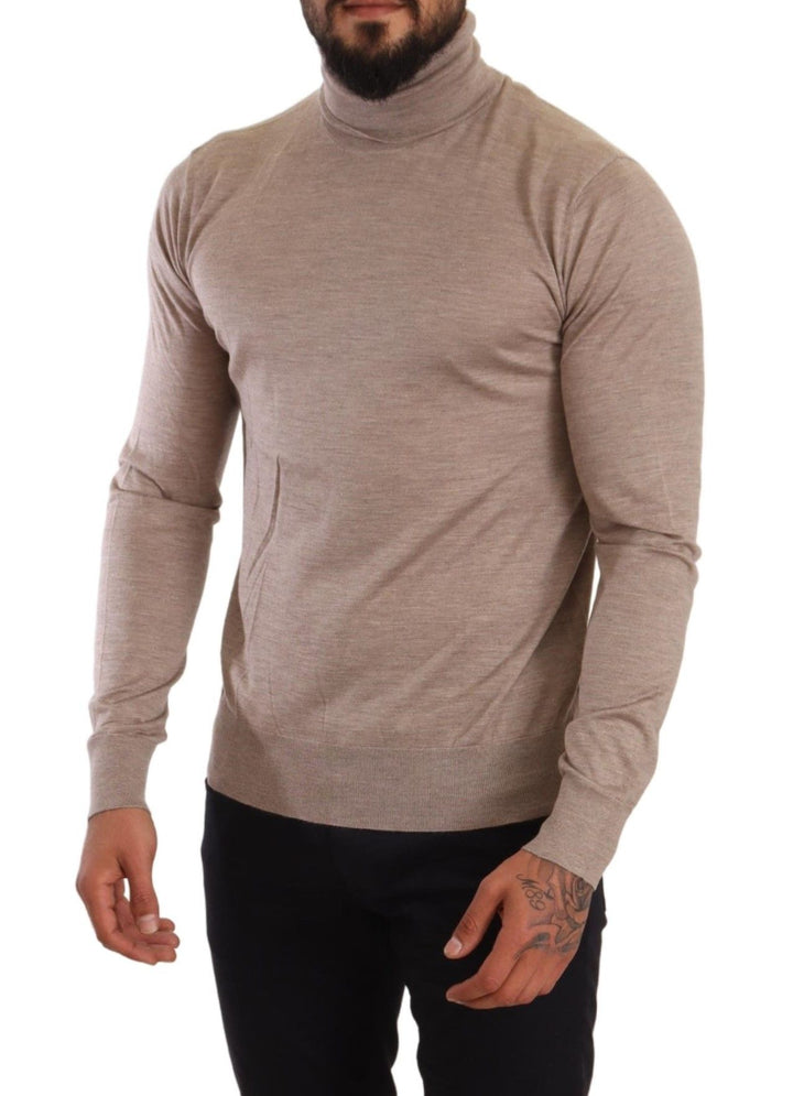 Beigefarbener Rollkragenpullover aus einer Kaschmir-Seiden-Mischung
