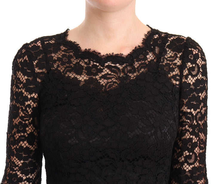 Elegant mermaid dress made of laminated lace