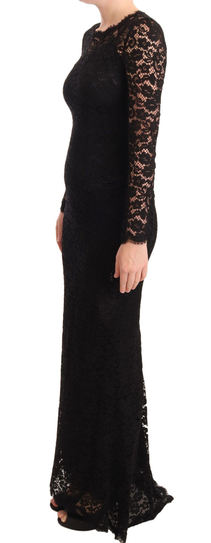 Elegant mermaid dress made of laminated lace
