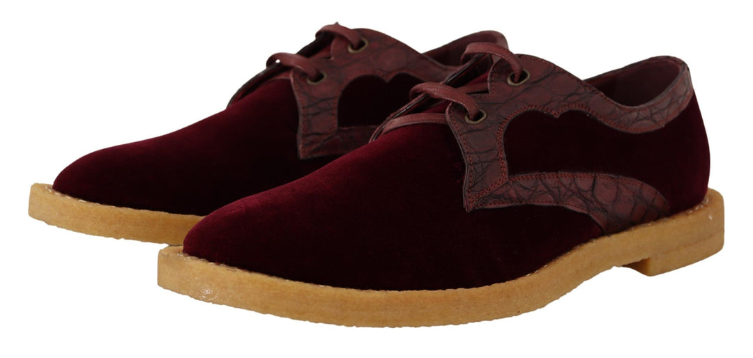 Elegant dress shoes made of velvet and exotic leather