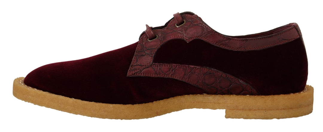 Elegant dress shoes made of velvet and exotic leather