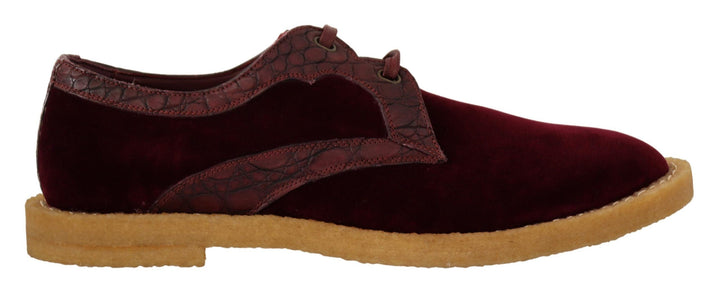 Elegant dress shoes made of velvet and exotic leather