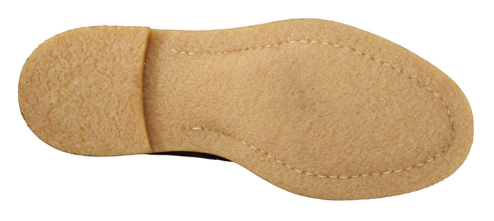 Elegant dress shoes made of velvet and exotic leather