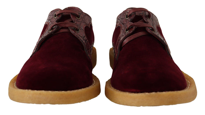Elegant dress shoes made of velvet and exotic leather