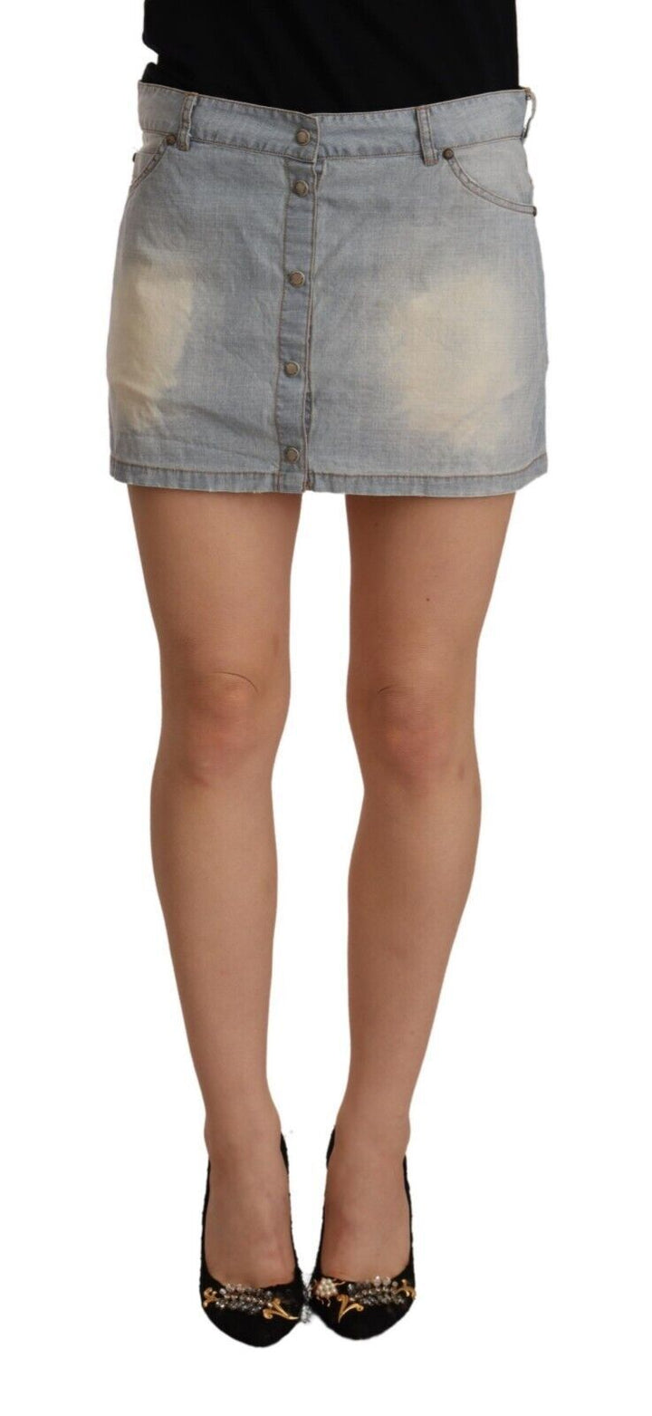 Chic light blue mini denim skirt