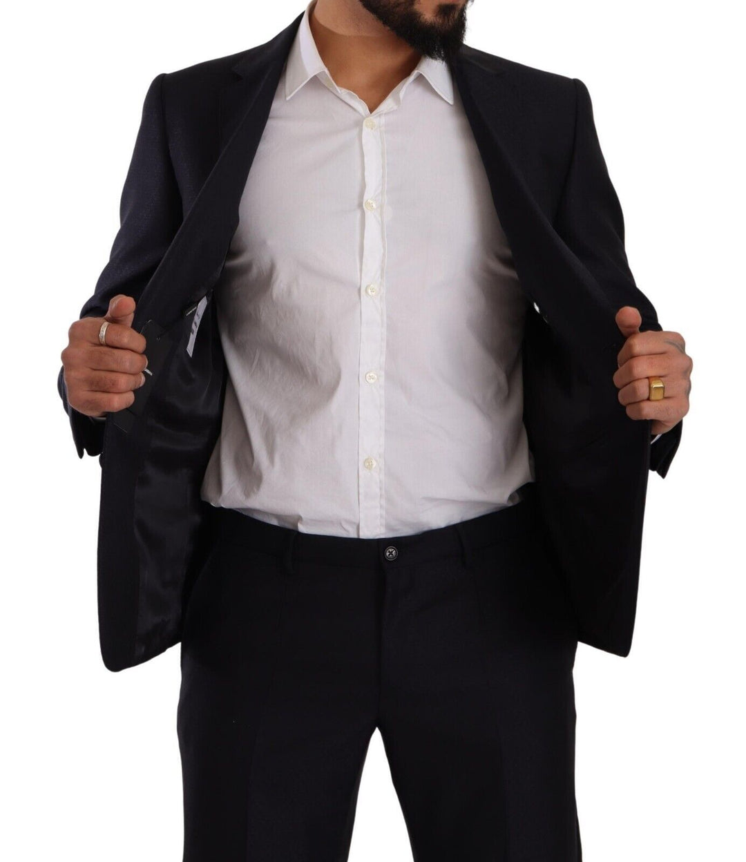 Elegant slim fit men's suit made of wool, silk and cashmere