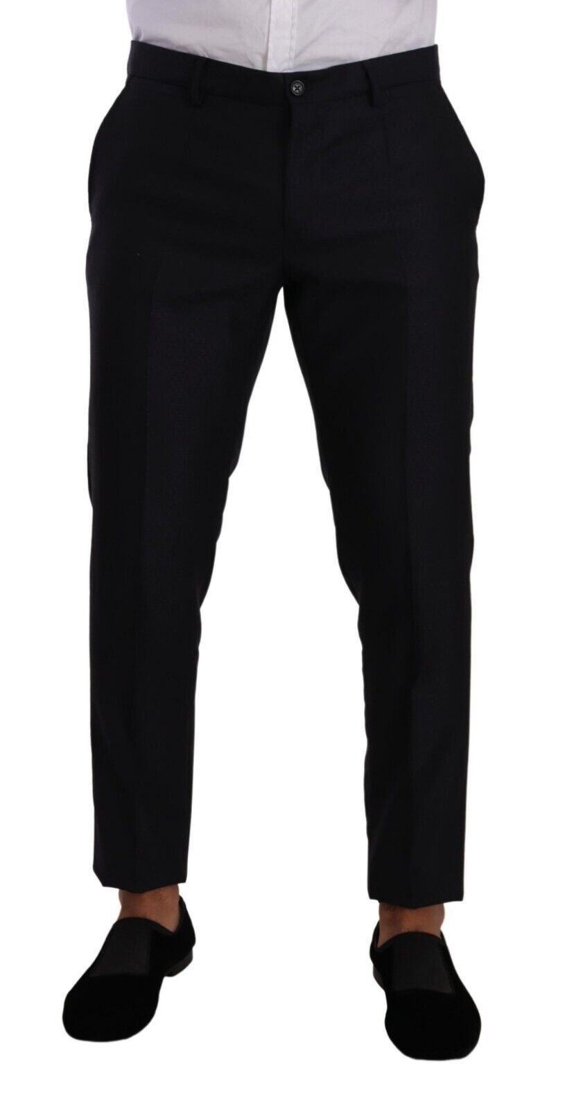 Elegant slim fit men's suit made of wool, silk and cashmere