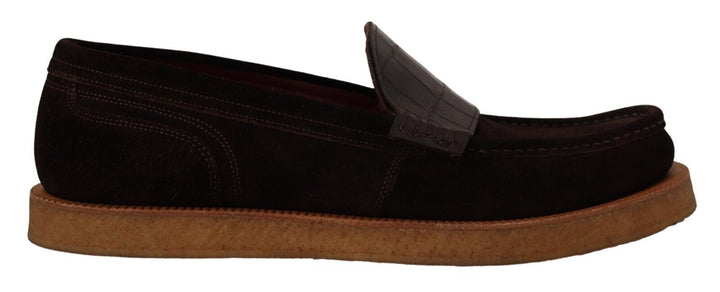Elegant suede loafers with crocodile in brown
