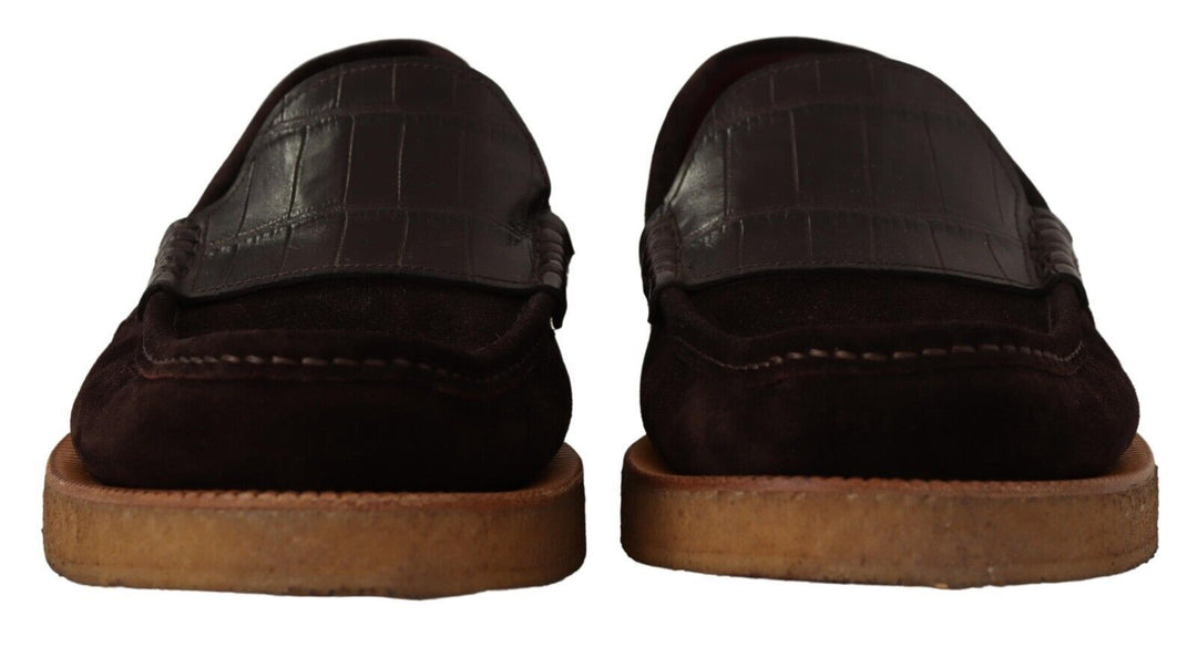 Elegant suede loafers with crocodile in brown