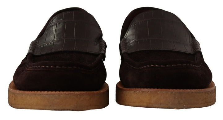 Elegant suede loafers with crocodile in brown