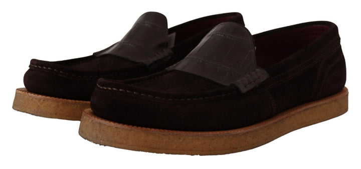 Elegant suede loafers with crocodile in brown