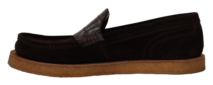 Elegant suede loafers with crocodile in brown