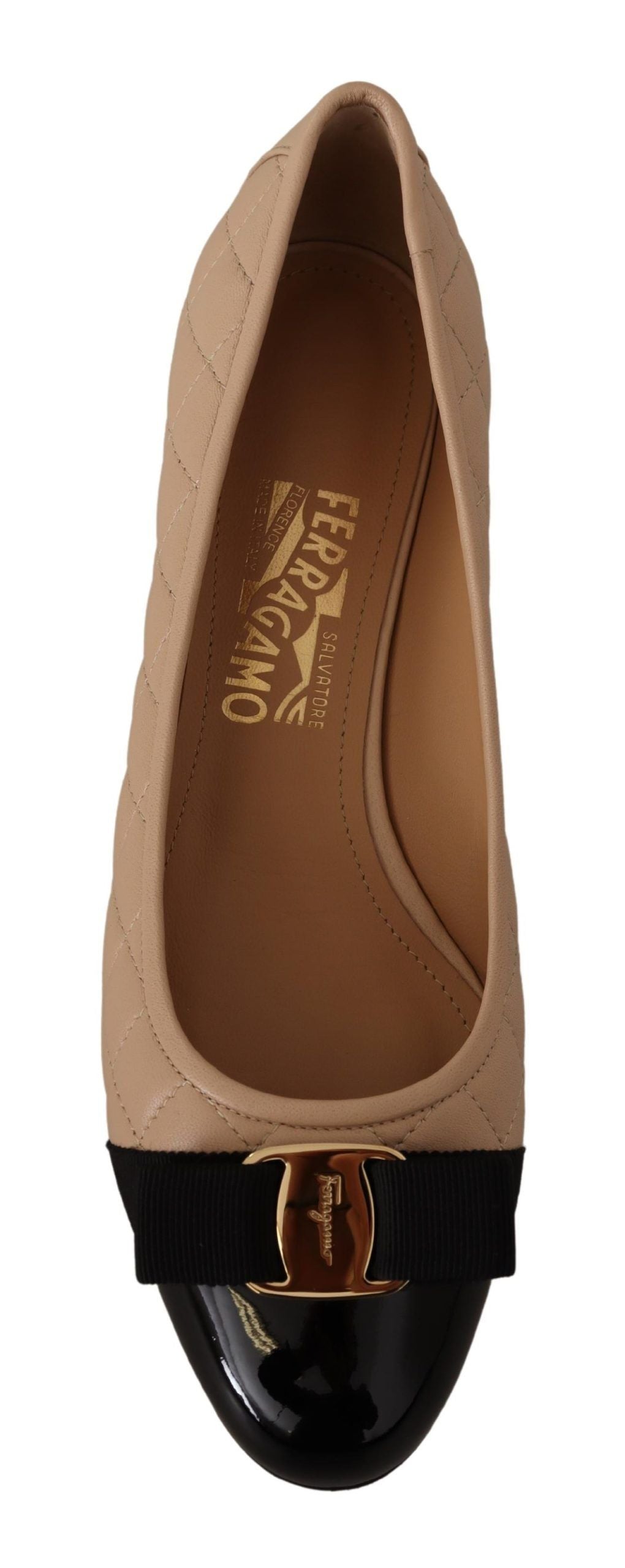 Elegante gesteppte Lederpumps in Beige und Schwarz