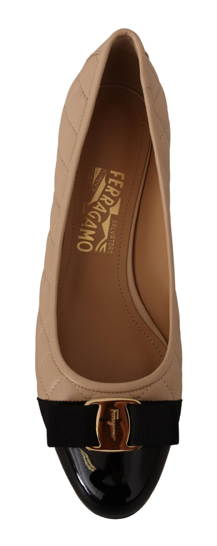 Elegante gesteppte Lederpumps in Beige und Schwarz