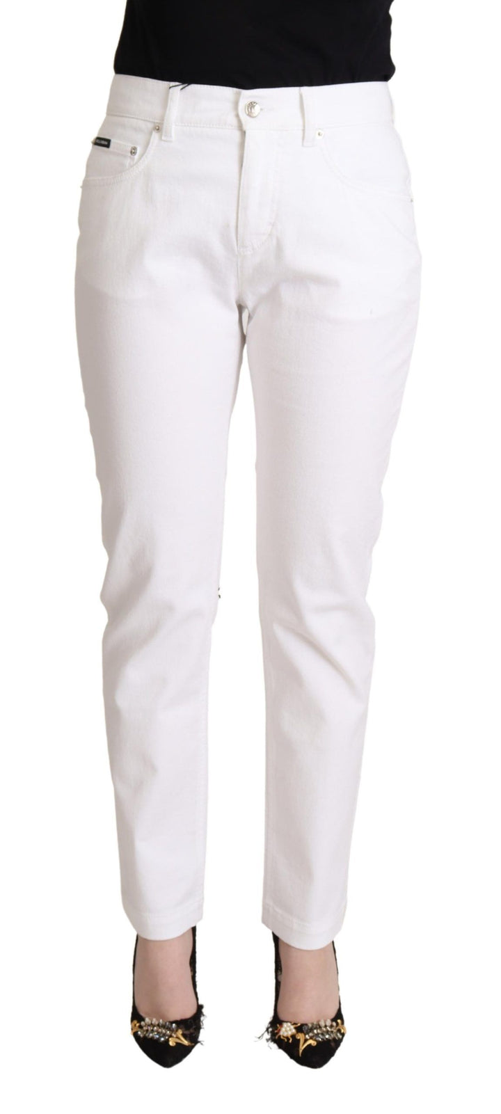 Chic white tapered denim jeans with logo patch