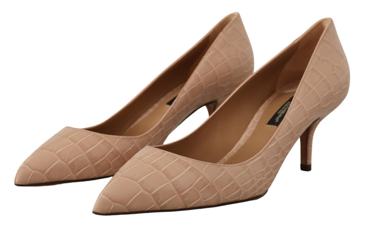 Elegant beige leather pumps