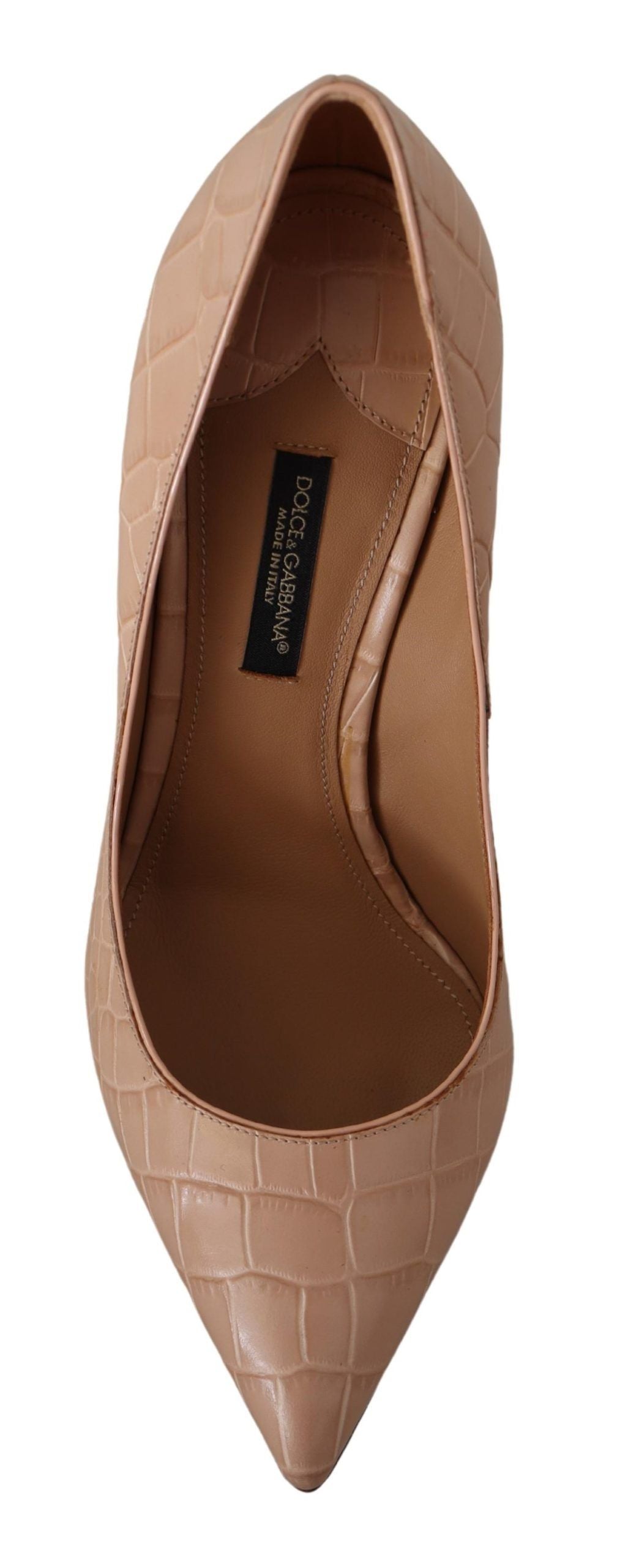 Elegant pumps made of nude leather in beige