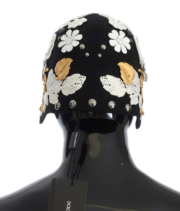 Eleganter Cloche-Hut aus schwarzer Wolle mit Blumenmuster