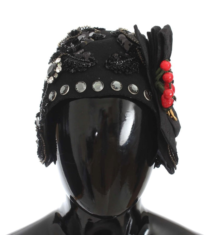 Eleganter schwarzer kristallbesetzter Cloche-Hut
