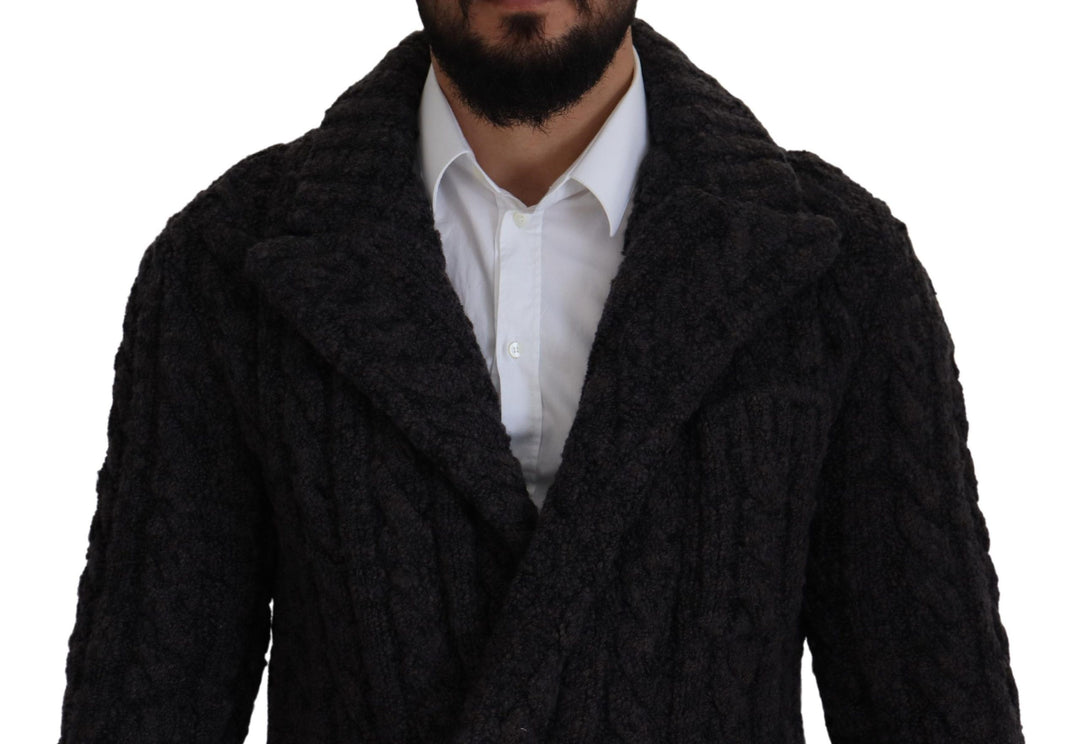 Elegant double-breasted coat made of wool and cashmere