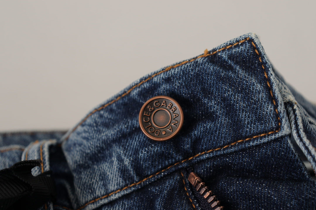 Chic boyfriend-cut jeans with a mid-waist made of denim