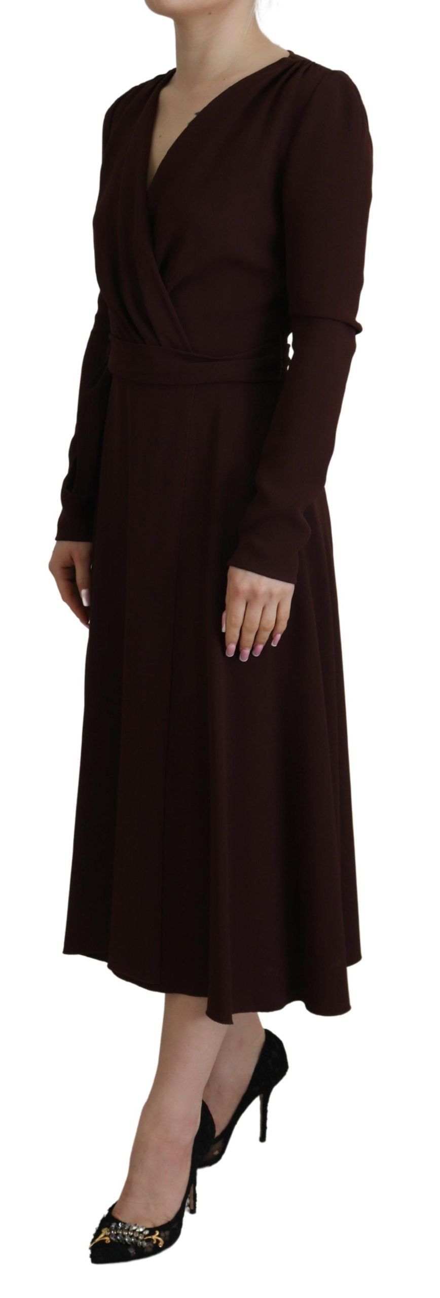 Braunes langärmeliges Midi-Stretch-Kleid mit Wickeloptik