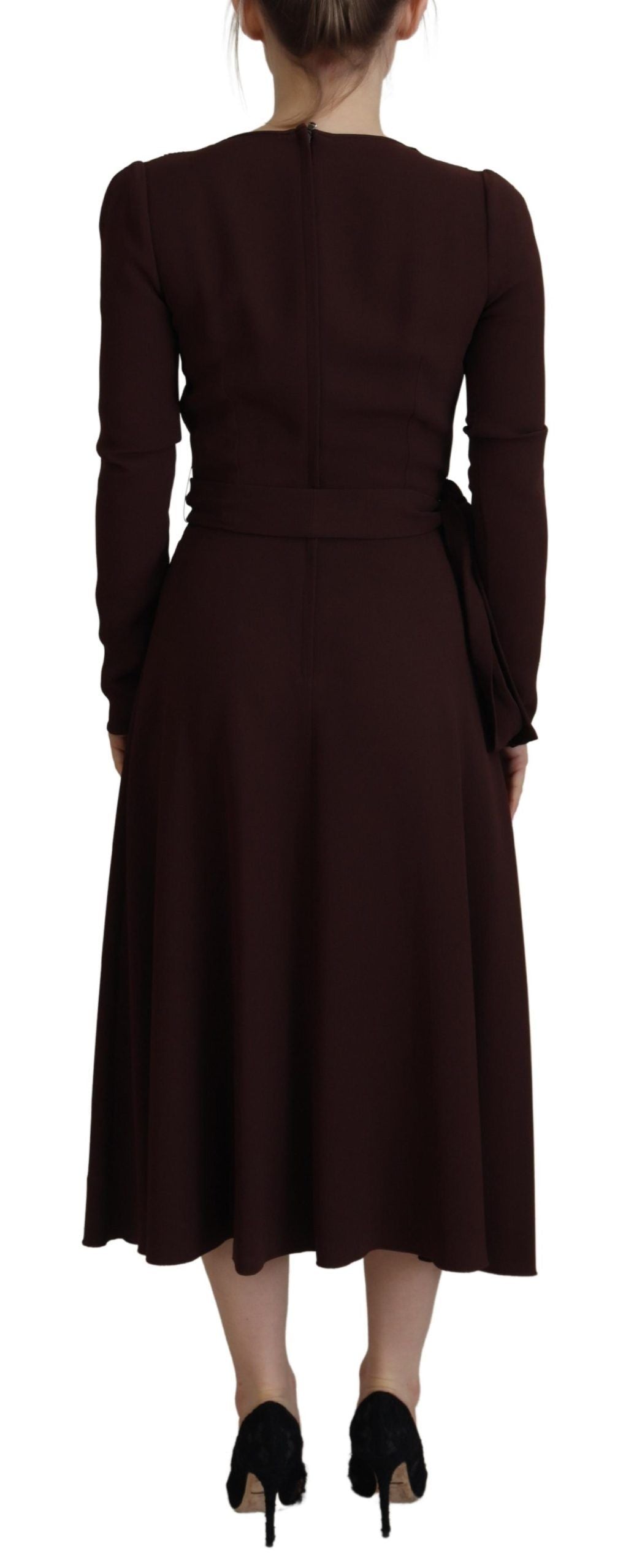 Braunes langärmeliges Midi-Stretch-Kleid mit Wickeloptik