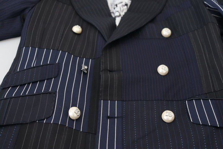 Elegant double-breasted wool blazer in navy blue
