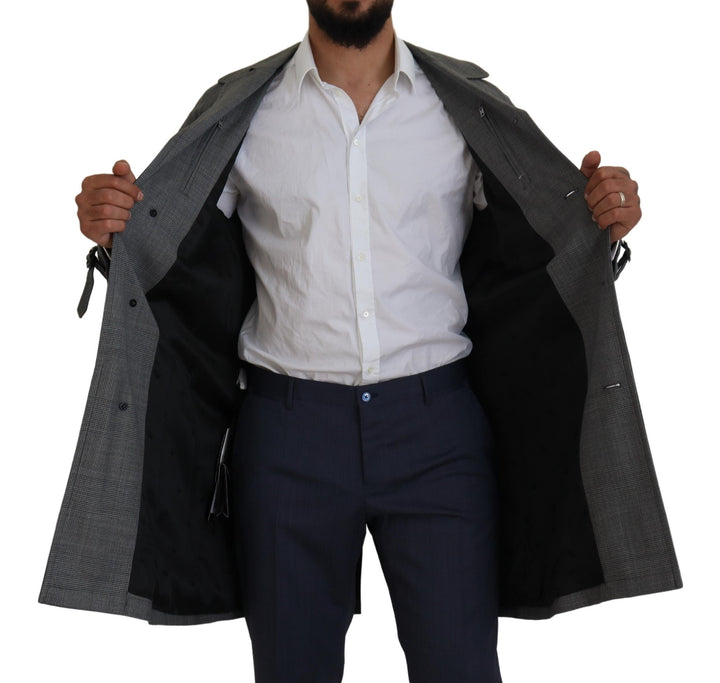 Elegant grey trench coat with checked pattern
