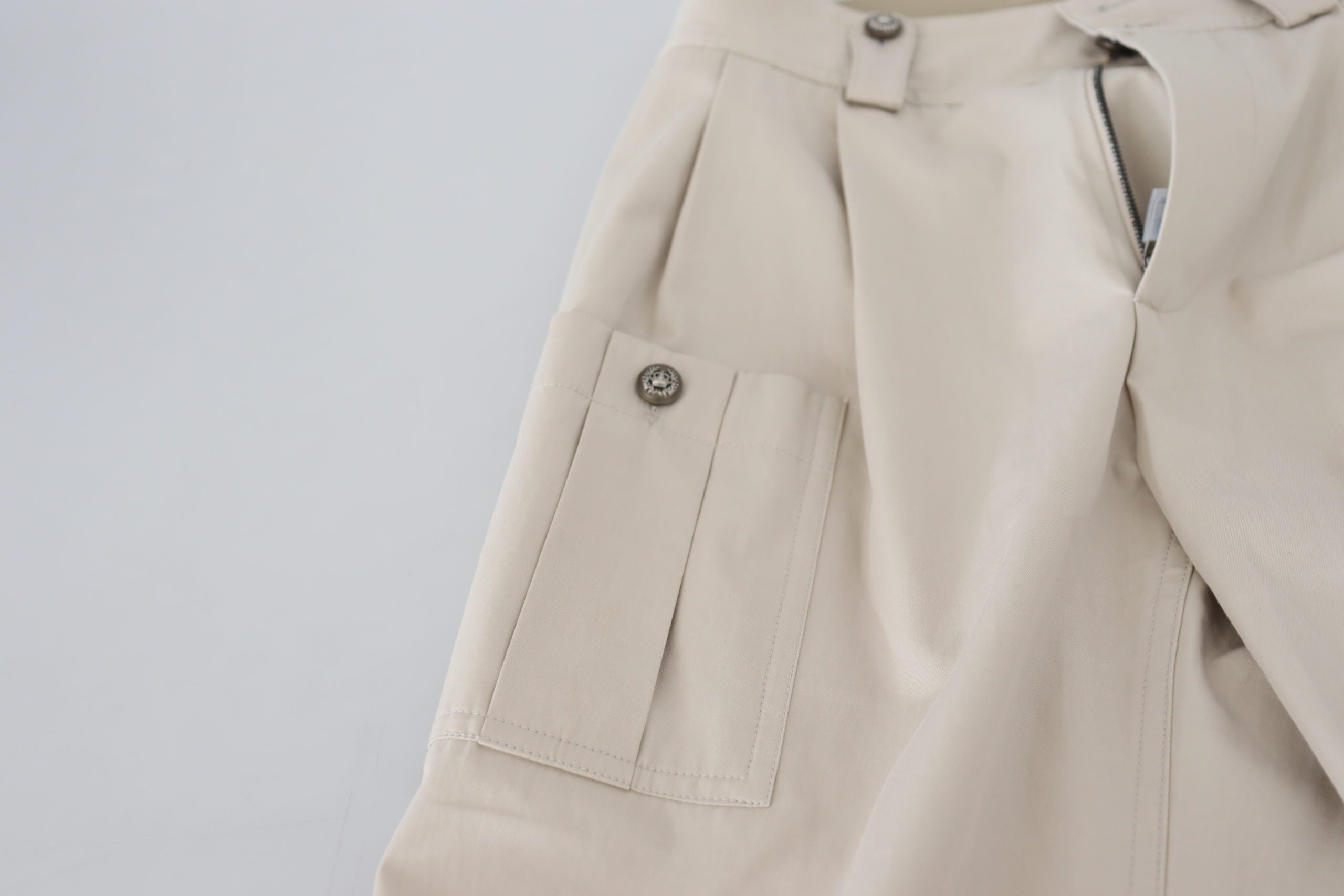 Chic beige cotton trousers for elegant comfort