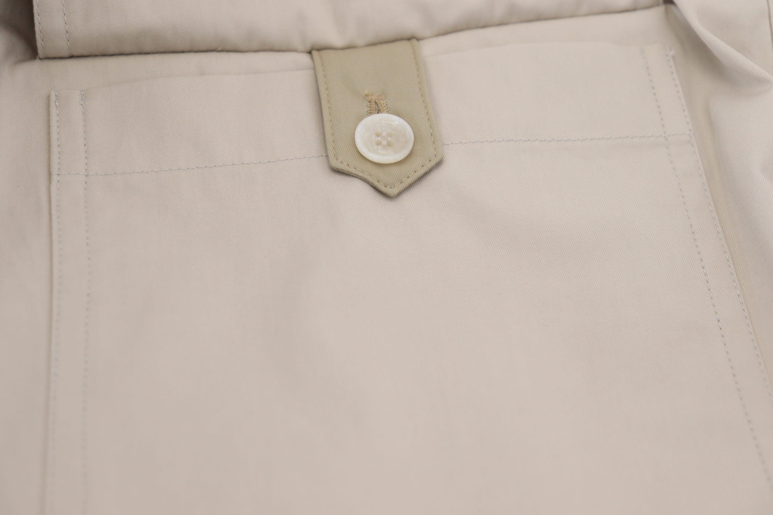 Elegant cotton trousers in beige