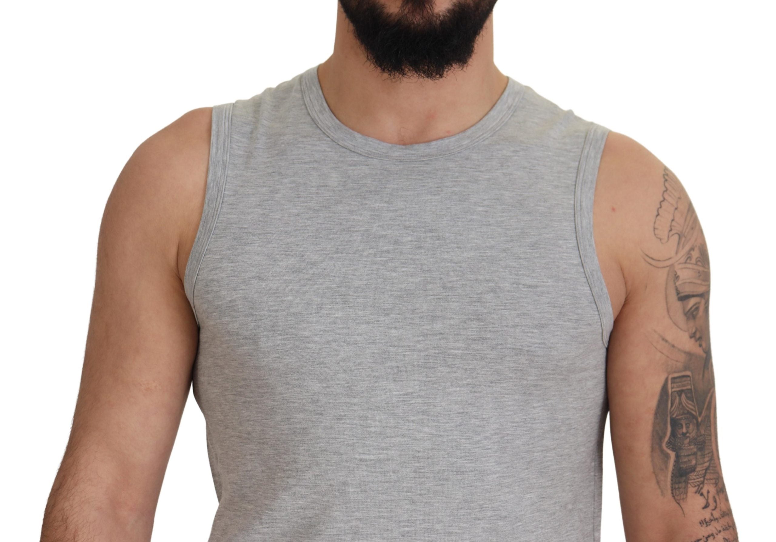 Chic grey sleeveless T-shirt with round neck