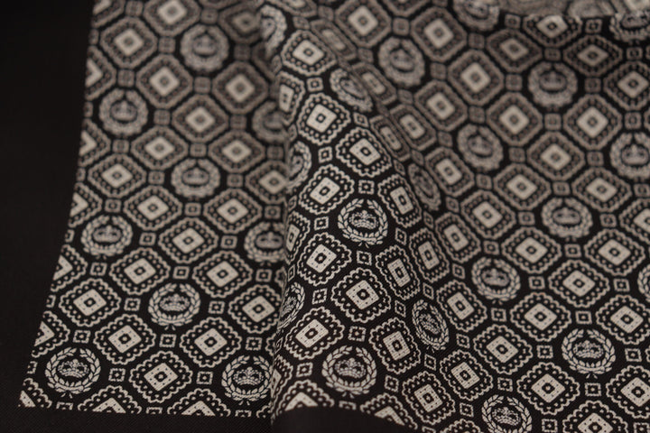 Elegant men's scarf made of black silk