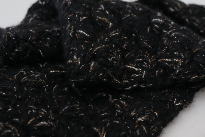 Elegant scarf made of black virgin wool blend