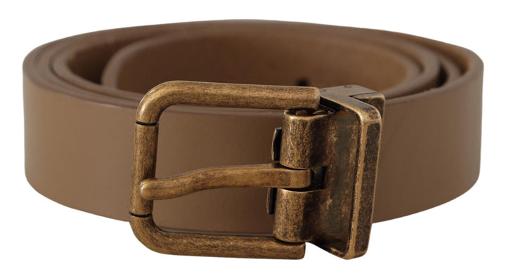 Elegant brown leather belt with brass-colored buckle