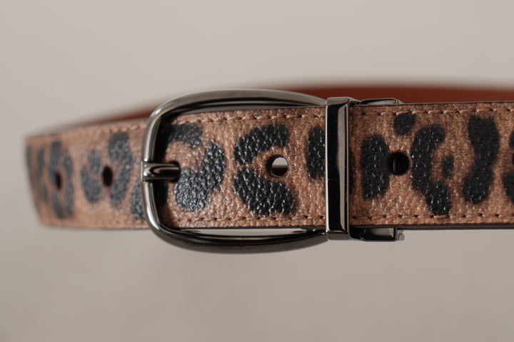 Brauner Gürtel mit Leopardenprägung und Lederschnalle