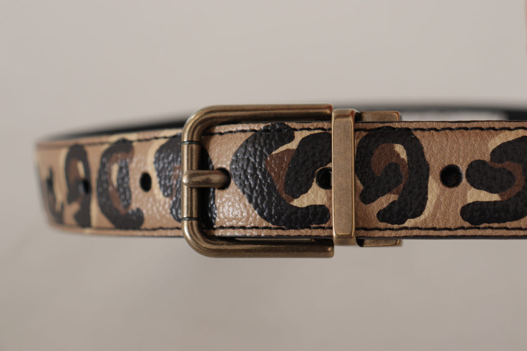 Brauner Ledergürtel mit Leopardenmuster und bronzefarbener Metallschnalle