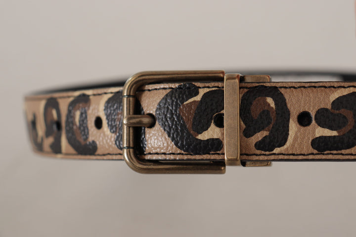 Brauner Ledergürtel mit Leopardenmuster und bronzefarbener Metallschnalle