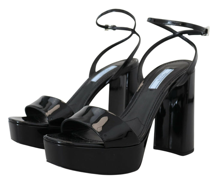 Increase your elegance with shiny black heels