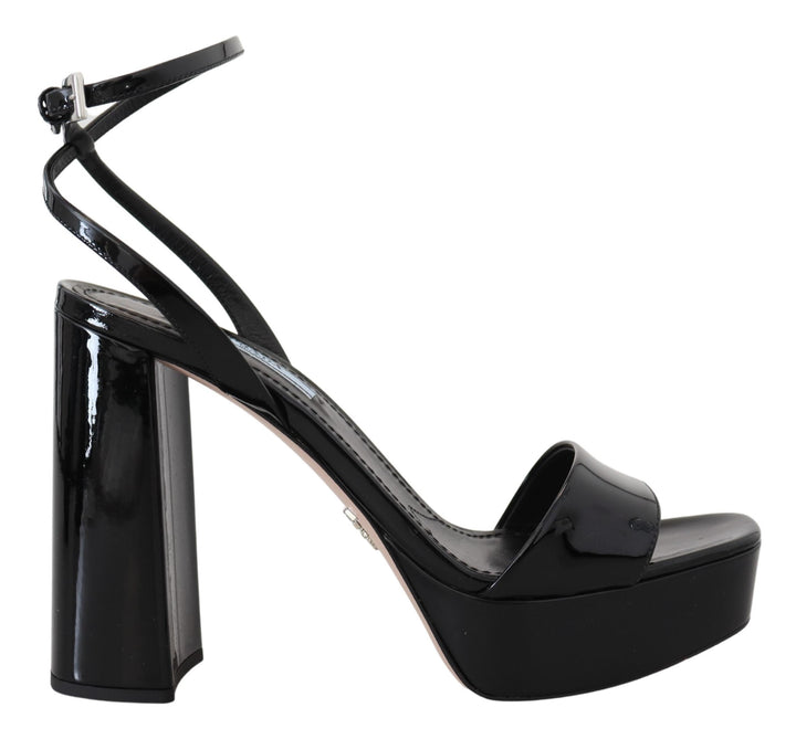 Increase your elegance with shiny black heels