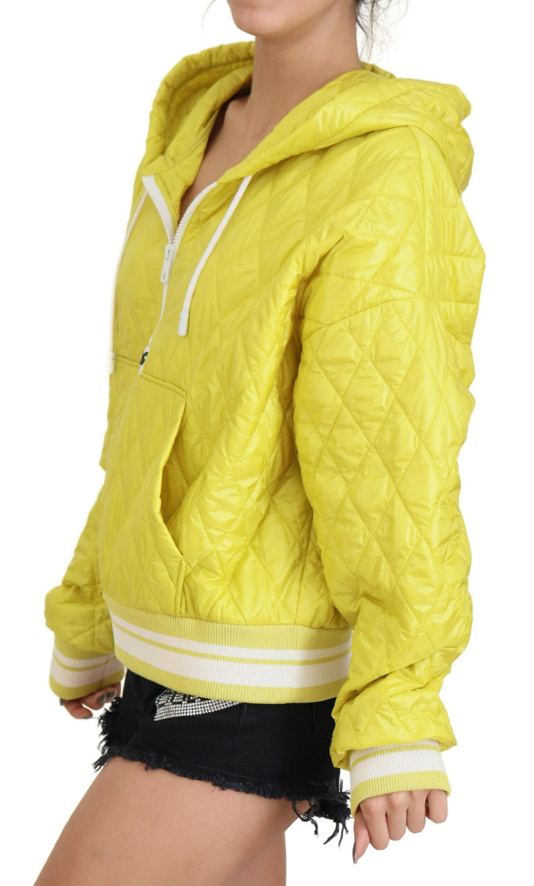 Gelbe Nylon Steppjacke mit Kapuze und Pullover